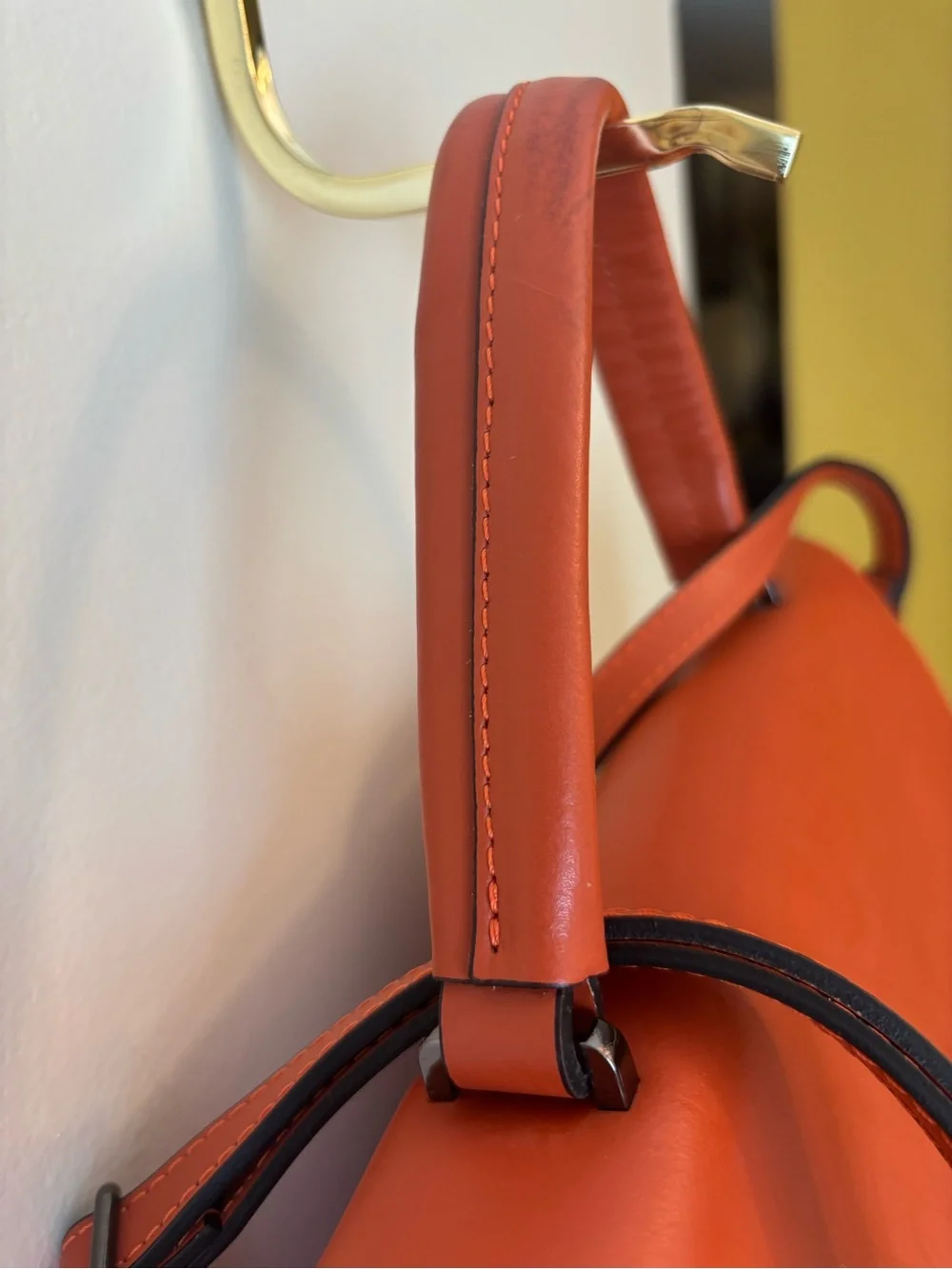 Excellent pre-owned Luna Ferracuti Shoulder Bag in Burnt Orange w/free 🎁